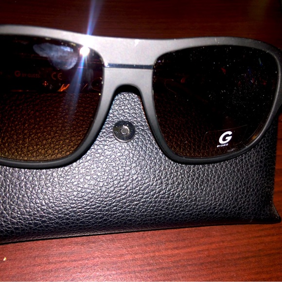 Mens Guess Sunglasses - Picture 1 of 6
